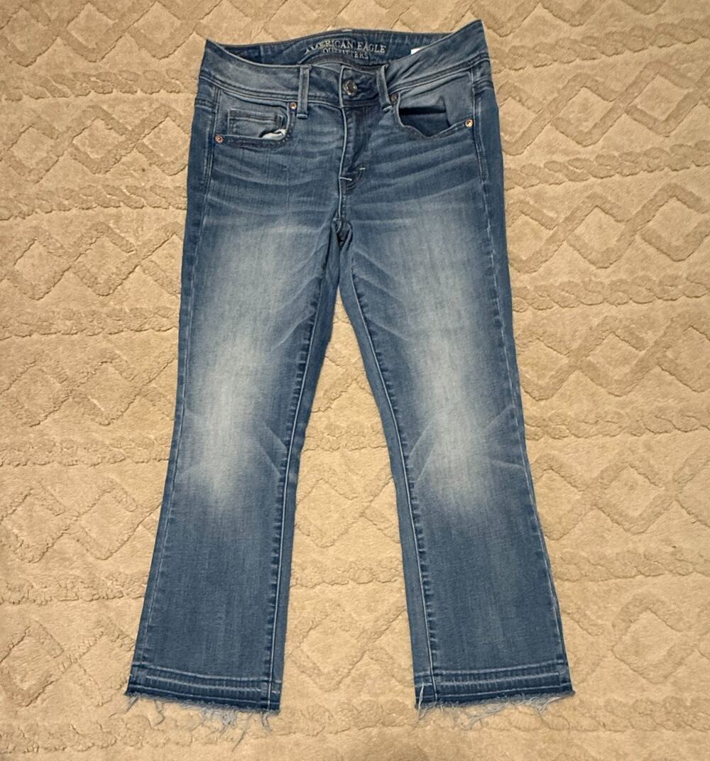 American Eagle AE 6 Regular Kick Crop Low Rise Jeans